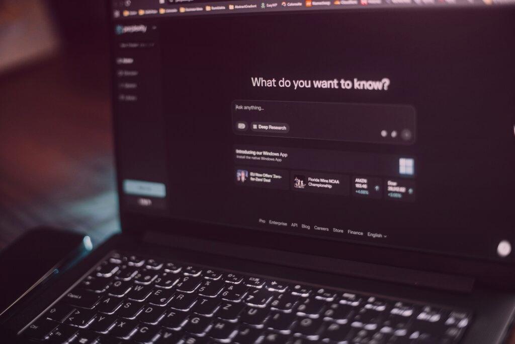 La pantalla de chatGPT esperando la consulta del usuario, de ahí la importancia del posicionamiento en LLM
